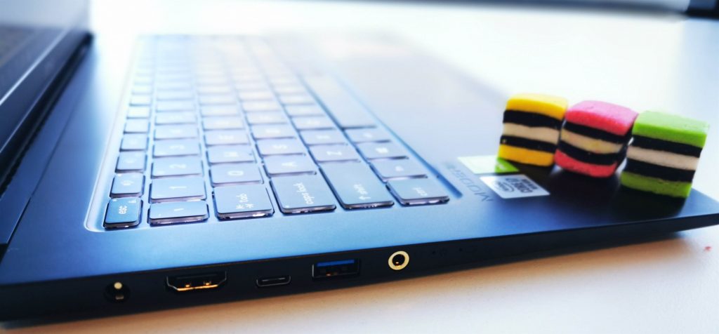 MSI Modern 15 Laptop Review Model A10RB left