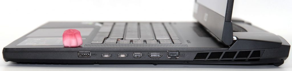 MSI Titan review ports right