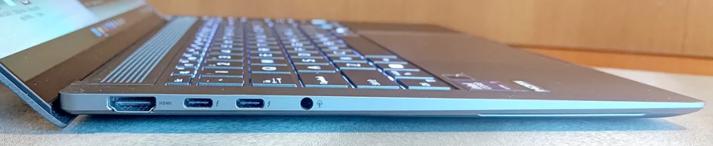 Asus Zenbook S 14 left side