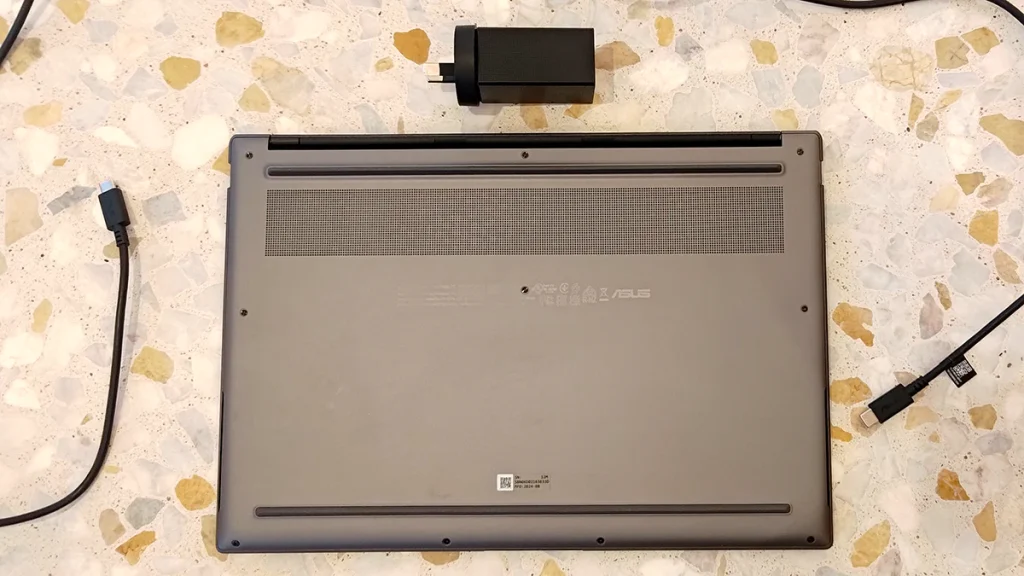 Asus Zenbook S 14 underside