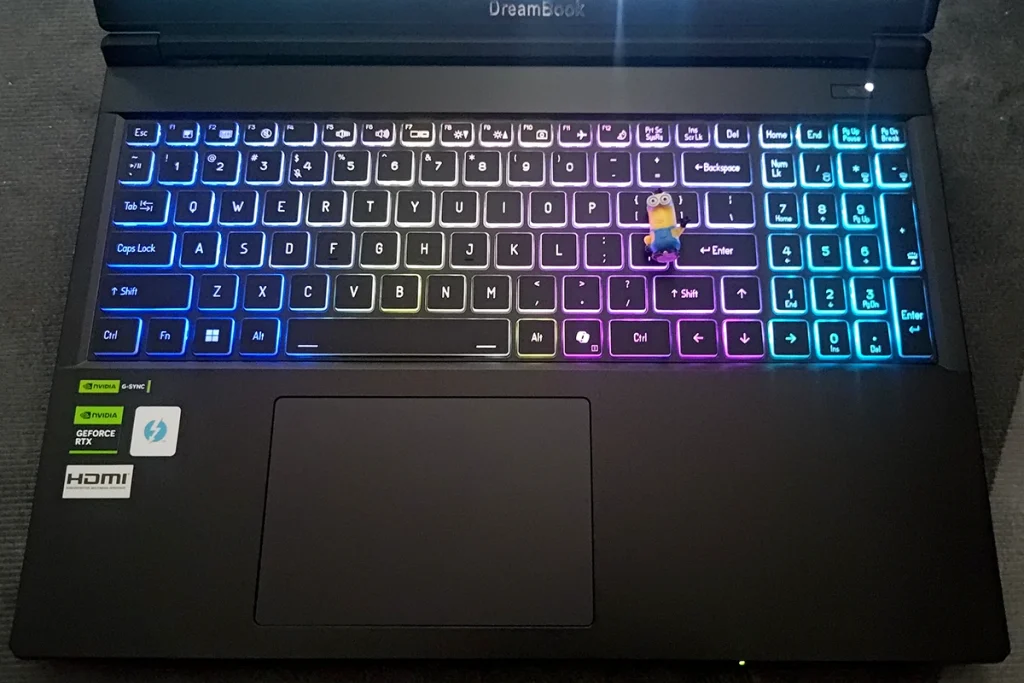 Pioneer DreamBook Power X56 RTX 5090 RGB keyboard