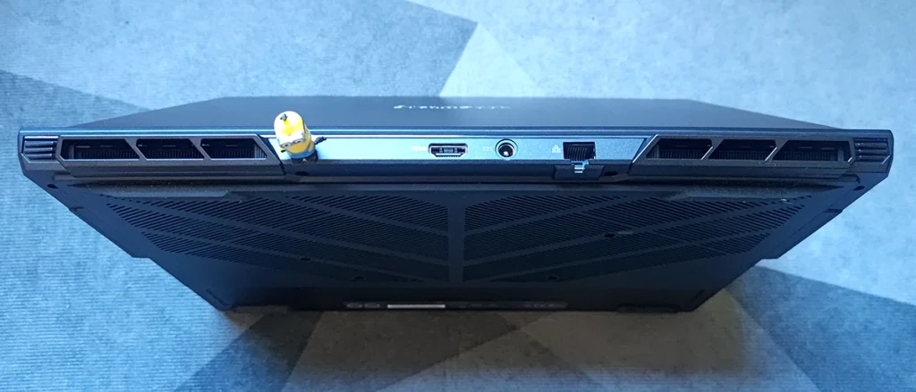 Pioneer DreamBook Power X56 RTX 5090 rear