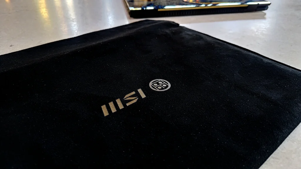 MSI Prestige 13 AI+ Ukiyo-e Edition sleeve