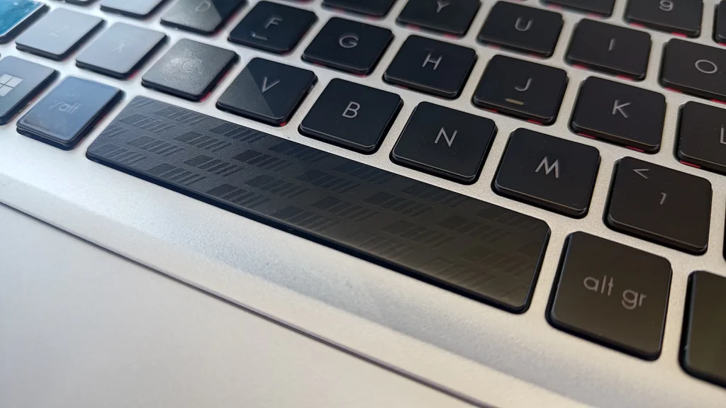MSI Prestige 16 AI+ Mercedes-AMG Rhombuses Space Bar