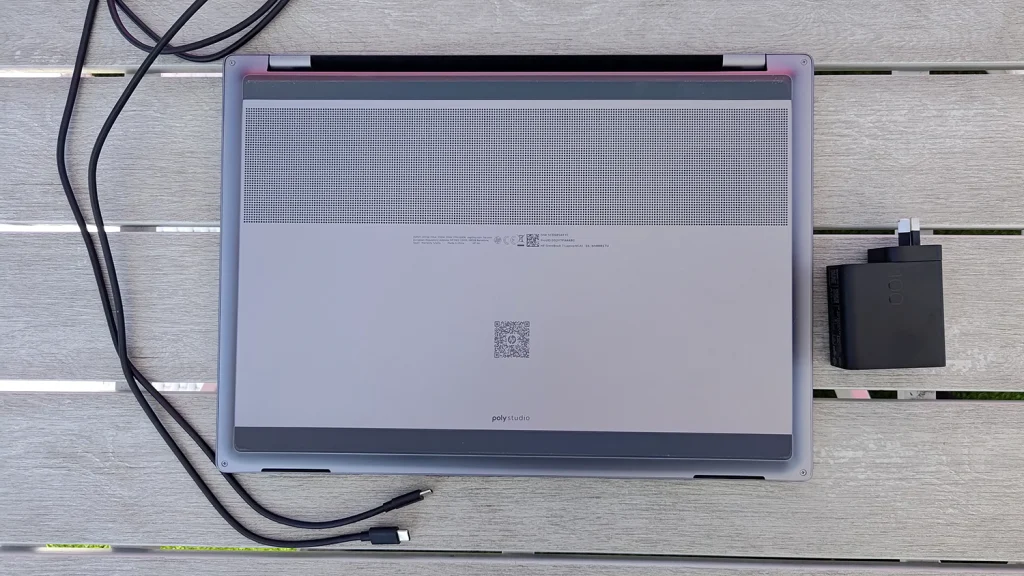 HP OmniBook 7 Underneath